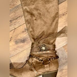 Venus Brown Faux Suede Boots with Rhinestone and Tulle Detail Distressed MotoSz9